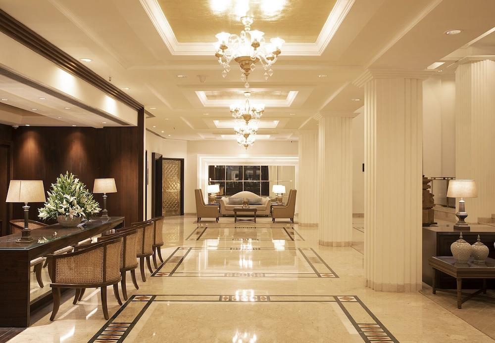 Taj Ganges, Varanasi Bagian luar foto The lobby of the Taj Bengal