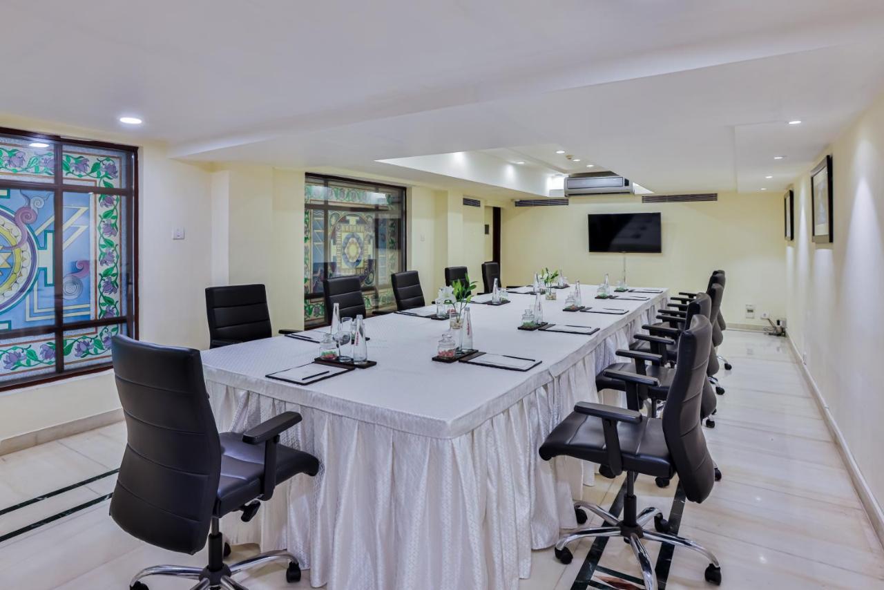 Taj Ganges, Varanasi Bagian luar foto Meeting room at the hotel