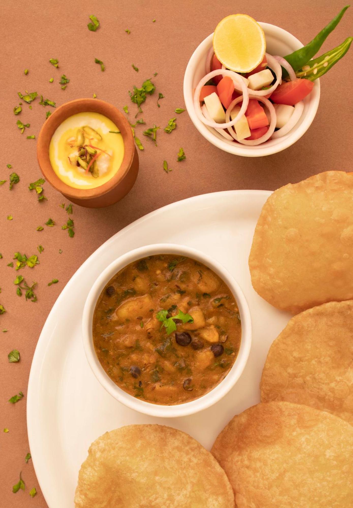 Taj Ganges, Varanasi Bagian luar foto Poori masala