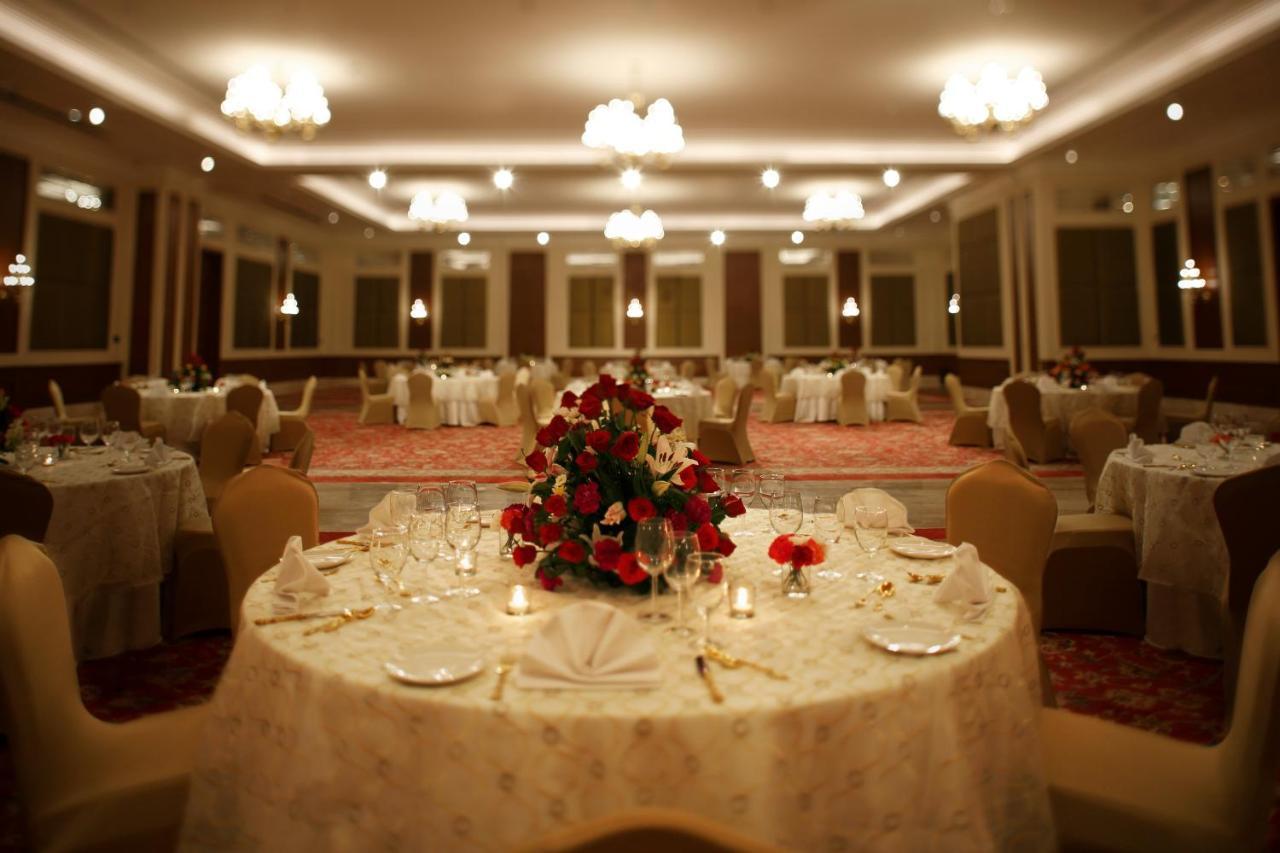 Taj Ganges, Varanasi Bagian luar foto The Imperial Hotel